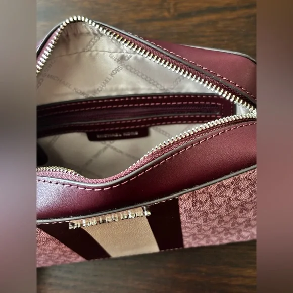 Michael Kors Jet Set Medium Logo Camera Bag in Royal Pink Multi - Picture 5 of 9